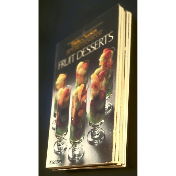 A Betty Crocker Picture Cookbook Lot of (5 Paperbacks) 1982 GOLDEN PRESS - Picture 5 of 5